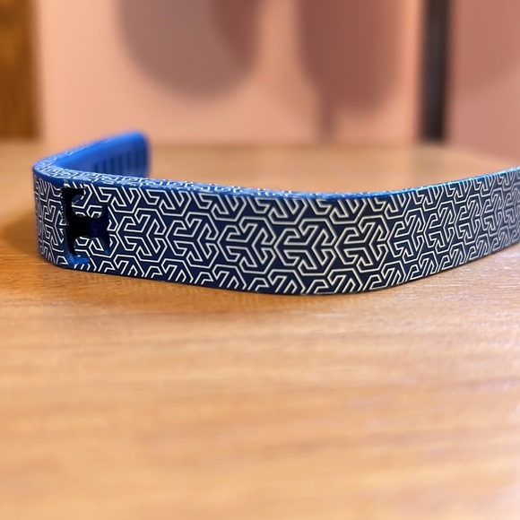 EUC Tory Burch for Fitbit Blue Tracker band - Picture 6 of 11